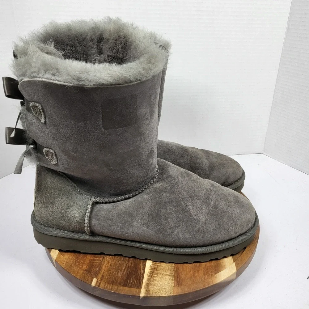 UGG Bailey Bow II Boots Women 9 Grey Excellent Suede Sheepskin 1002954